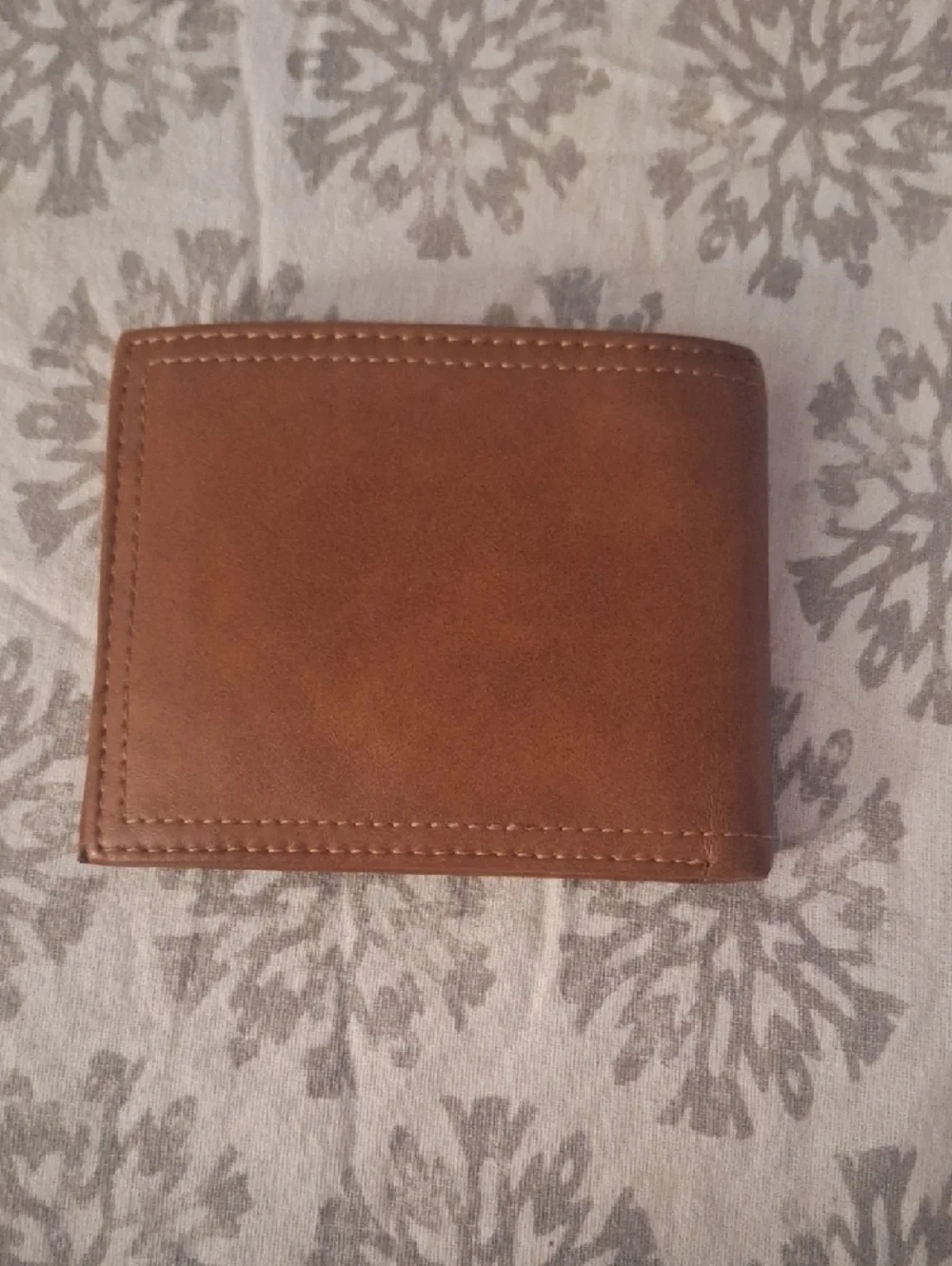 Dockers Brown Leather Bifold Wallet with Contrast Stitching